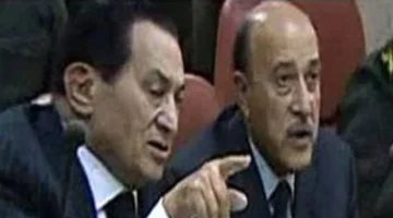 بسبب تنصت المخابرات.. سر رفض عمر سليمان إبلاغ مبارك بالرسائل عبر الهاتف